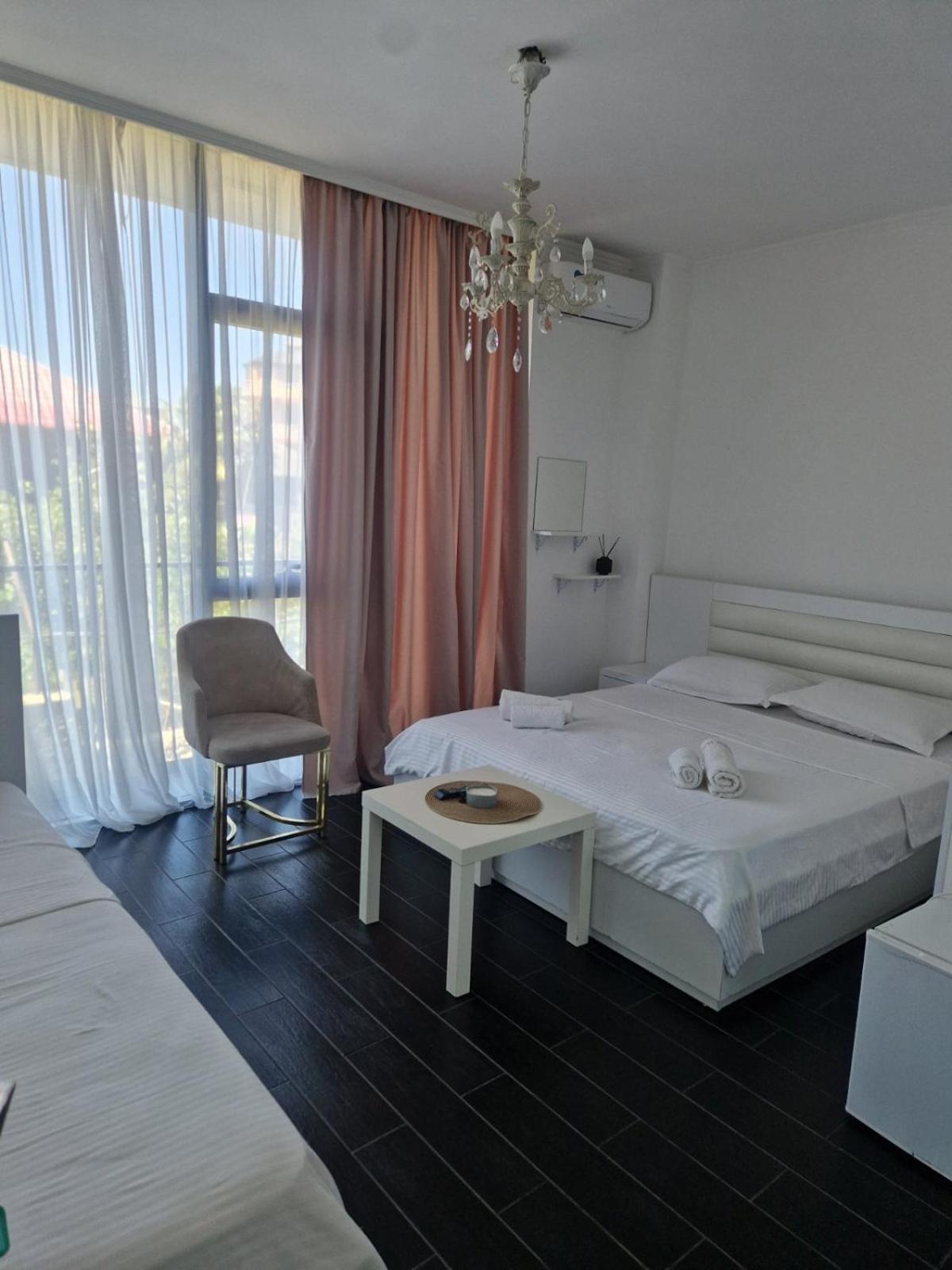 New House Kobuleti Hotell Eksteriør bilde